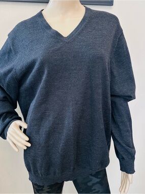 Brooks Brothers Men's Merino Wool  Dark Charcoal V-Neck Sweater